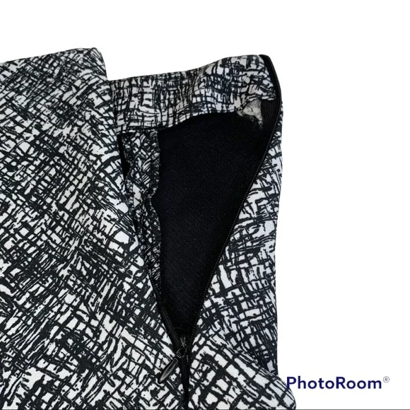 Zara Women’s Flare Black and White Mini Skirt - Picture 5 of 7